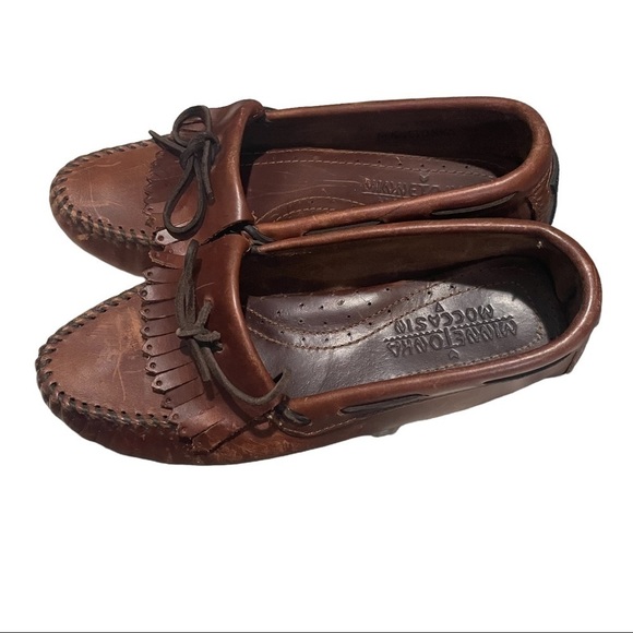 Minnetonka Brown Leather Slip On Classic Driving Loafer - Picture 7 of 15